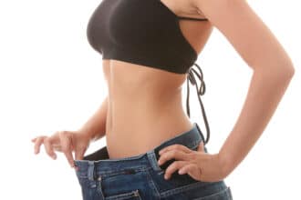 frau abnehmen am bauch