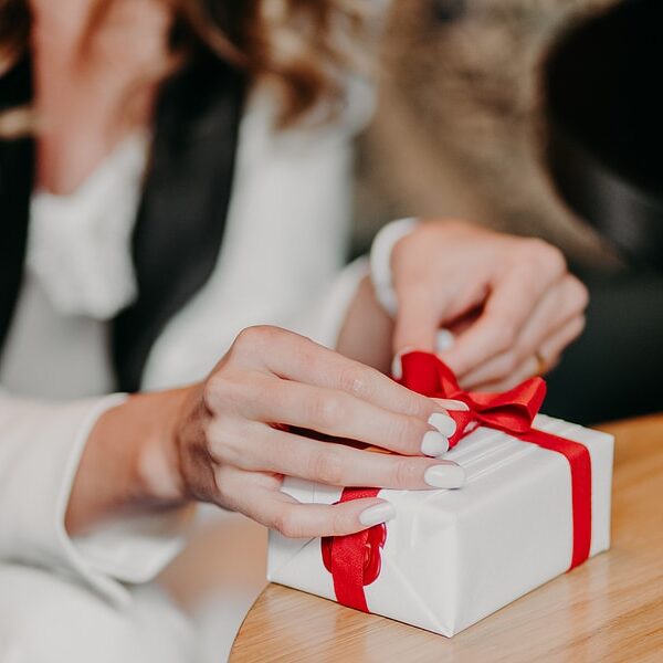 Bild zum Thema: Die besten Geschenkideen für Frauen ab 50